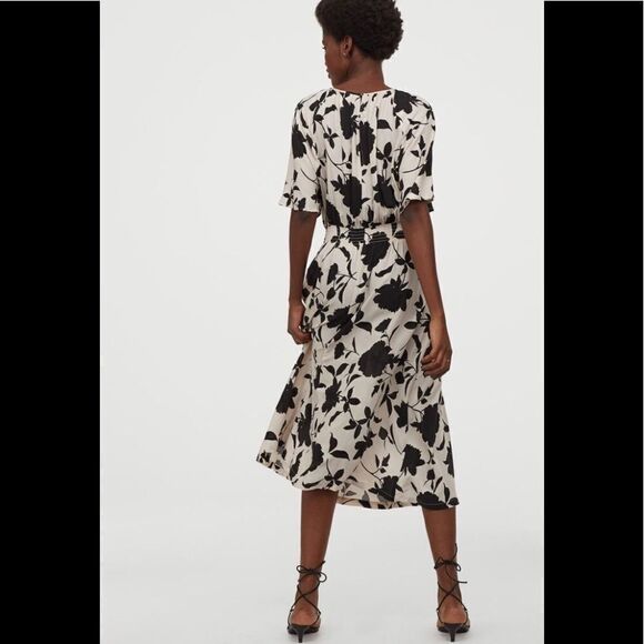 Viscose calf length dress by H&M - Picture 9 of 10